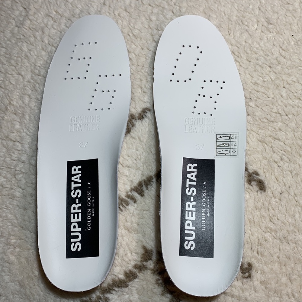 Golden Goose Super Star Low Top Sneaker - Picture 11 of 15